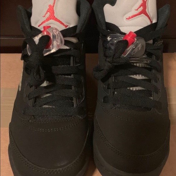 Jordan retro 4 size 5.5 in women